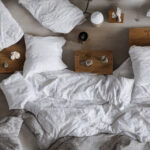1) Få mere plads i soveværelset med en smart sengebakke