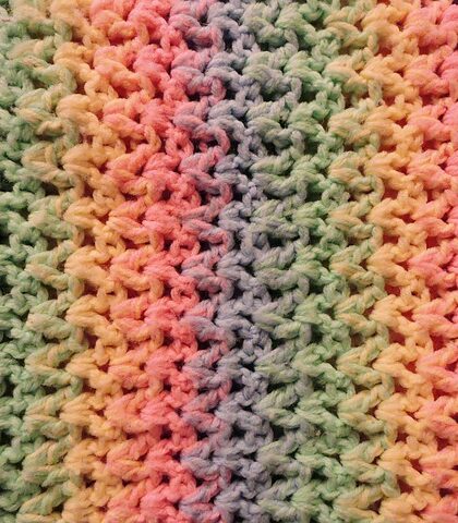 Sådan strikker du din egen unikke julebluse fra Drops